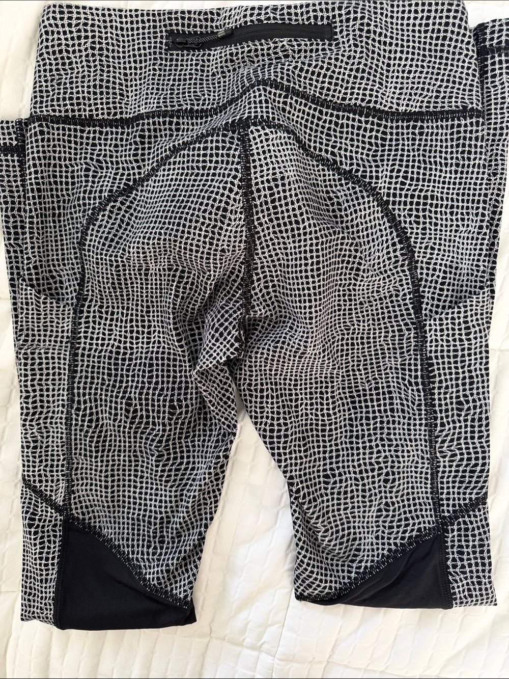 Lululemon Outrun Tight 28" Fall Net White Black Grid Running Leggings Size 4 EUC